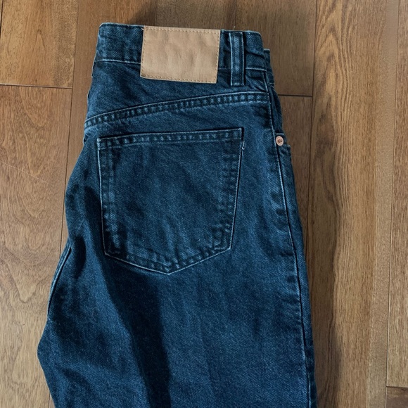 Zara mom fit dark wash jeans - Picture 3 of 4